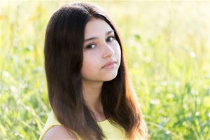 女人脖子左側有痣命好