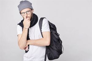 六個手指的男人比較窮嗎