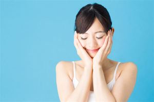 兩眼中間有痣好