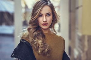 八字眉的女人財運