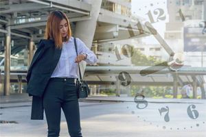 脖子後面兩顆痣算命