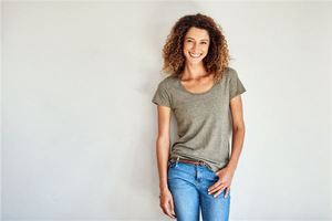 女人亂桃花痣面相圖