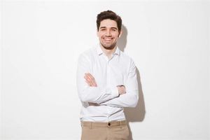 男人左眼尾有痣