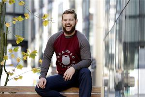 男人八字形鬍鬚運勢好嗎