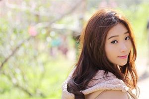 女人脖子右側有痣命好