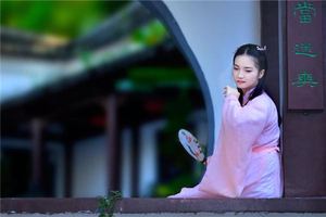 右邊額頭上有痣好不好女性極好命的痣